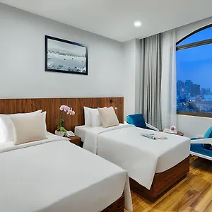 Hotel Happy Life Grand & Rooftop Skybar Ho Chi Minh City